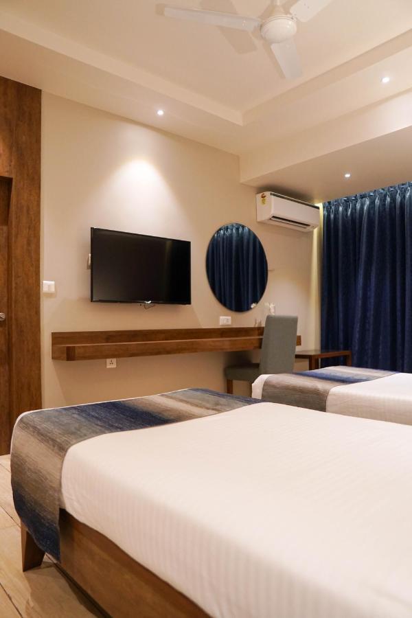 Cosmique Clarks Inn Suites Goa Madgaon Exteriör bild