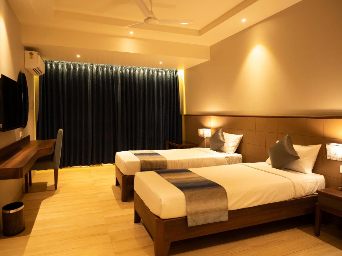 Cosmique Clarks Inn Suites Goa Madgaon Exteriör bild