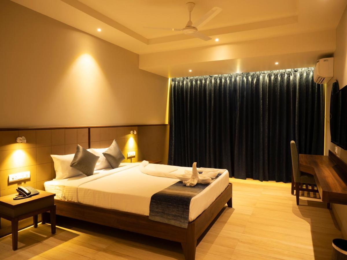 Cosmique Clarks Inn Suites Goa Madgaon Exteriör bild