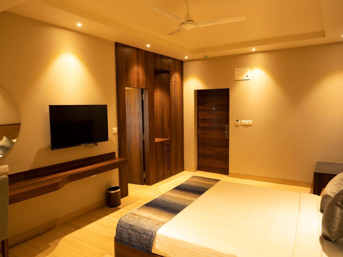 Cosmique Clarks Inn Suites Goa Madgaon Exteriör bild